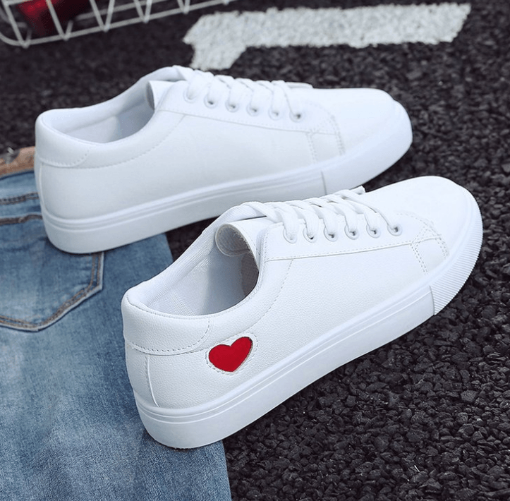 Fashion New Woman PU Leather Shoes Ladies Breathable Cute Heart Flats Casual Shoes White Sneakers