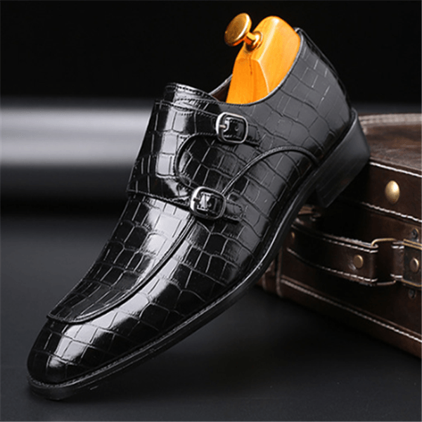 Business pointed leather shoes