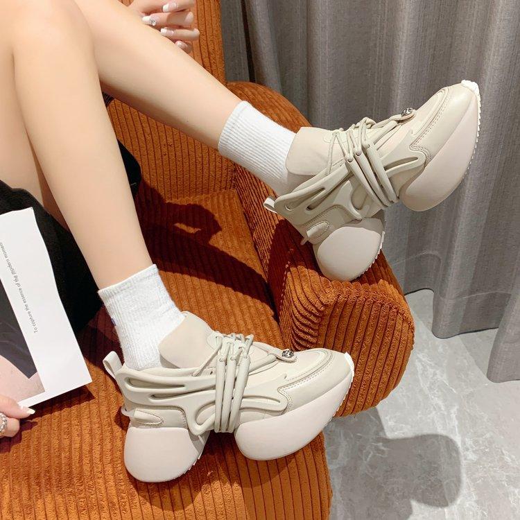 Fashion Spring Tide Female Star Ball Sole Pointy Future Sense Of Sports Shoes