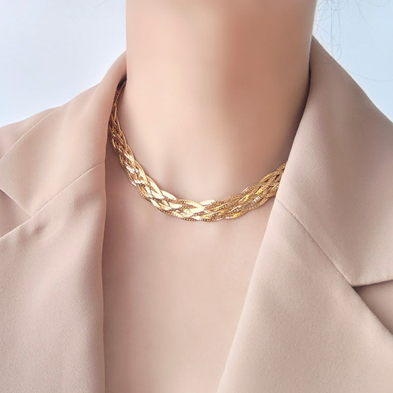 Premium European And American Style Collarbone Sweater Chain